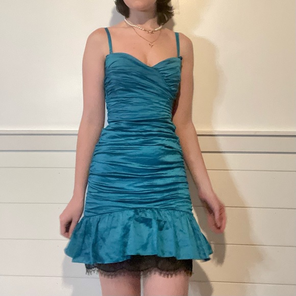 BCBG MAXAZRIA ruched mini dress - Picture 3 of 13